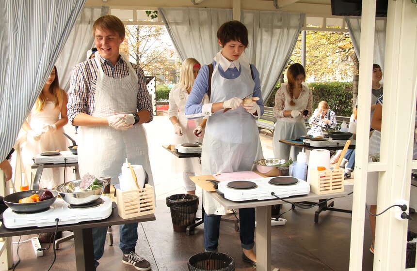 Сергей Собянин посетил региональную ярмарку на Тверской площади 17 фото