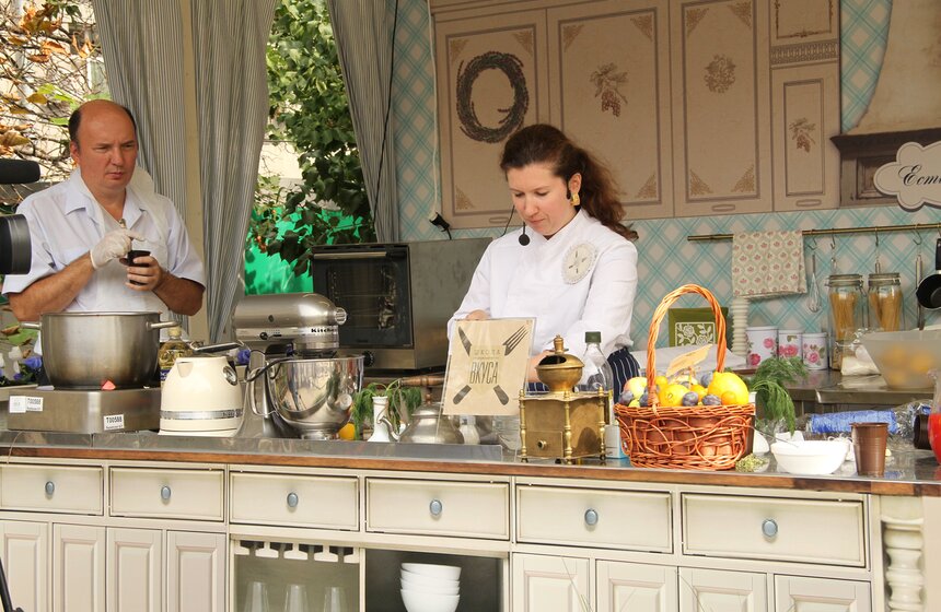 Сергей Собянин посетил региональную ярмарку на Тверской площади 19 фото