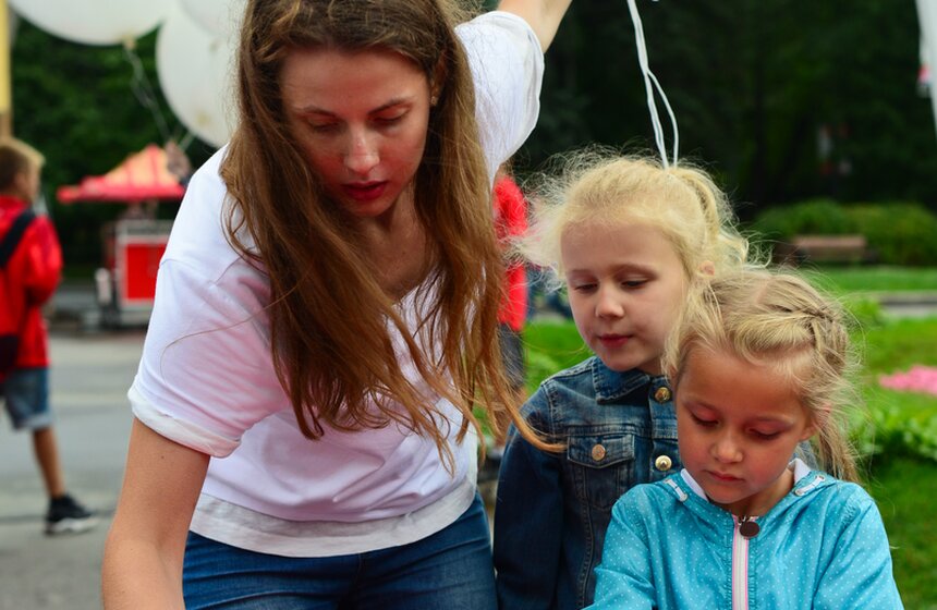 В Сокольниках отпраздновали День российского флага 13 фото