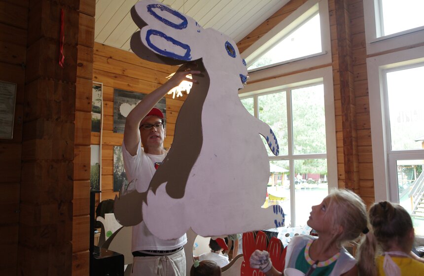 В саду "Эрмитаж" дети отметили День российского флага 8 фото