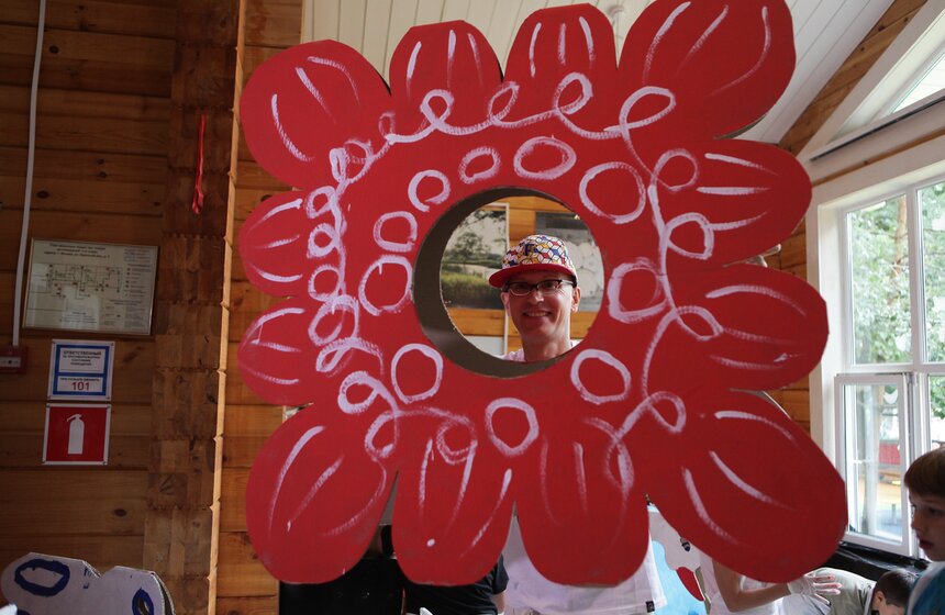 В саду "Эрмитаж" дети отметили День российского флага 10 фото