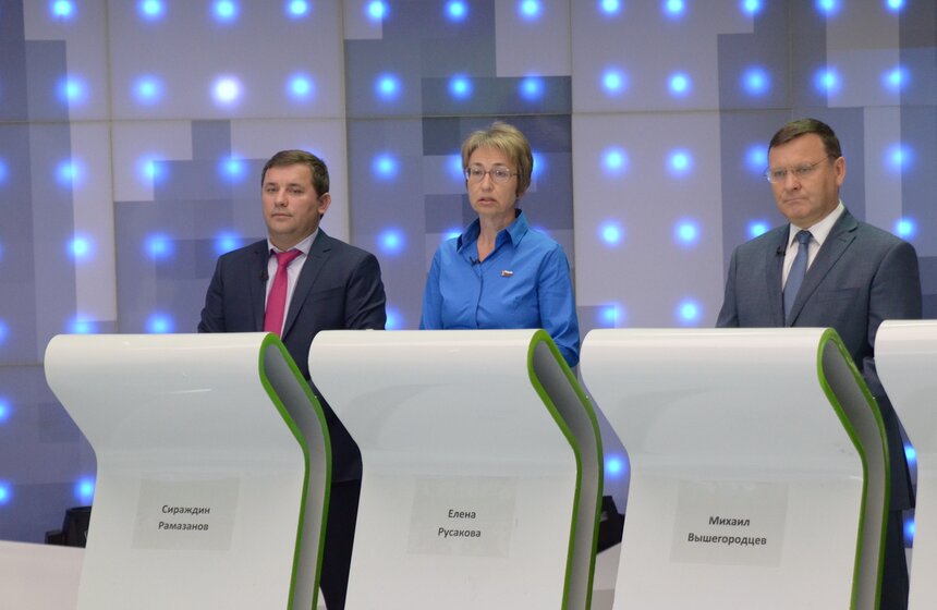 Кандидаты в депутаты Мосгордумы от 37 округа Сираждин Рамазанов ("Социал-демократическая партия России"), Елена Русакова ("Яблоко") и Михаил Вышегородцев ("Гражданская платформа")