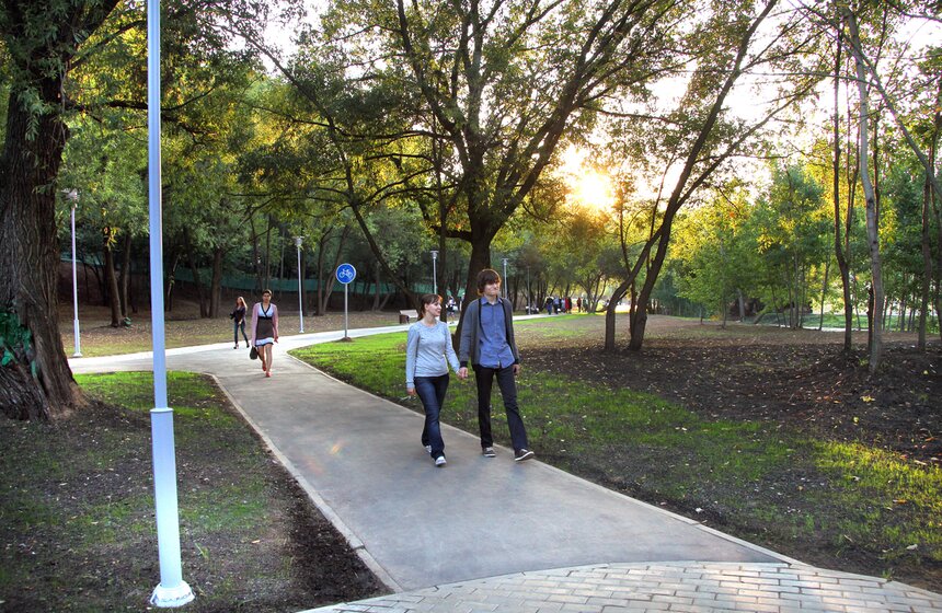 Сергей Собянин открыл благоустроенный парк в пойме реки Битца 8 фото