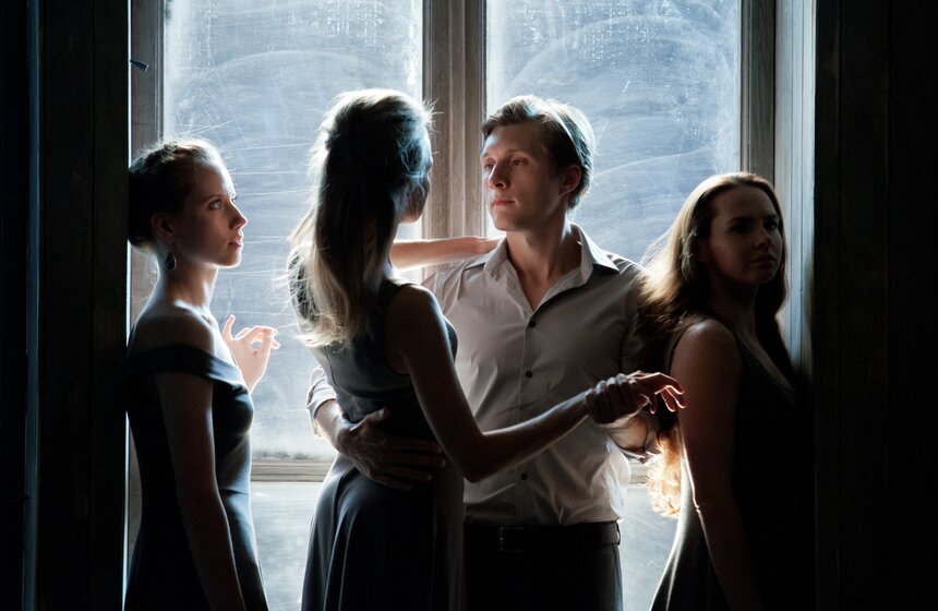 Театр Наций открыл сезон спектаклем "#сонетышекспира" 22 фото