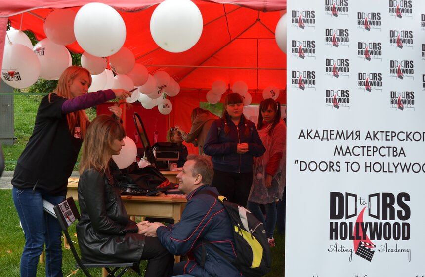 Фестиваль "Театр. Избранное" прошел в Саду имени Баумана 2 фото