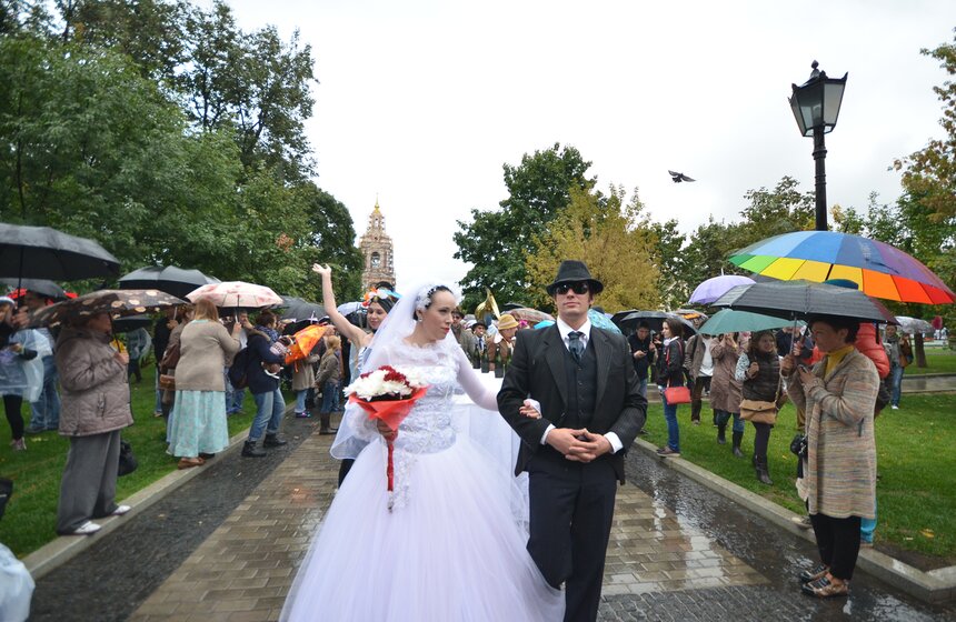 Фестиваль "Театр. Избранное" прошел в Саду имени Баумана 20 фото