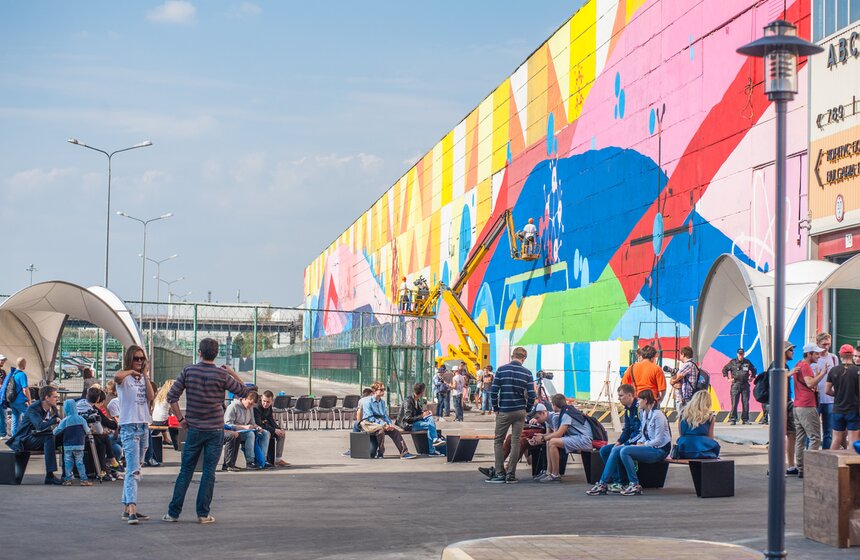 Самое большое граффити в стране нарисовали в Москве 6 фото