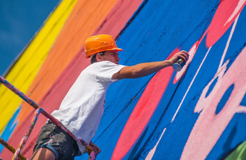 Самое большое граффити в стране нарисовали в Москве 5 фото