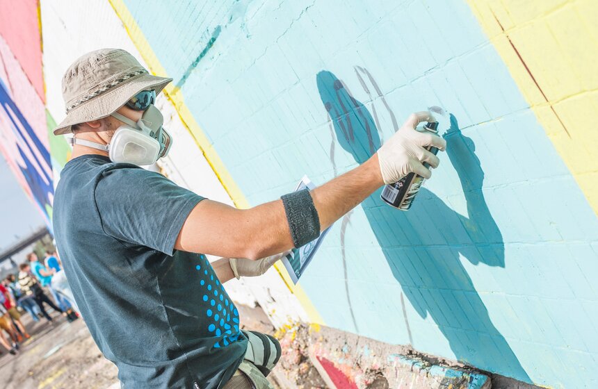 Самое большое граффити в стране нарисовали в Москве 16 фото