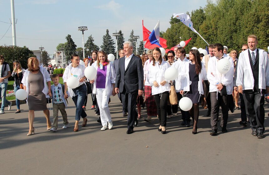 Сергей Собянин принял участие в празднике сотрудников МФЦ 18 фото