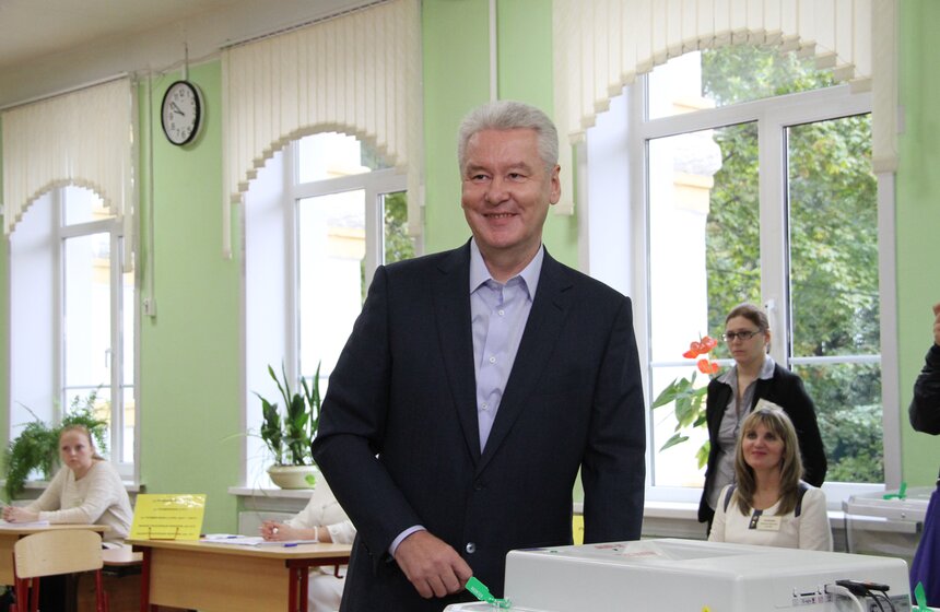 Сергей Собянин проголосовал на выборах в Мосгордуму 11 фото