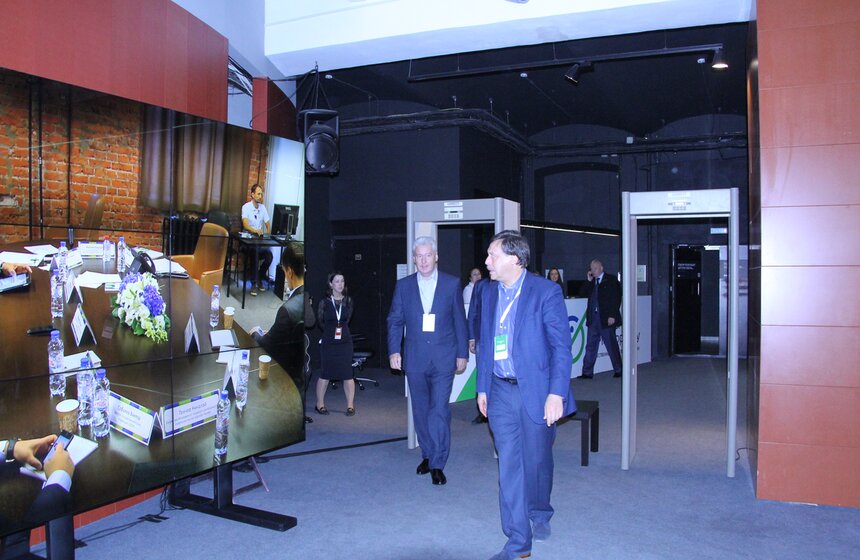 Собянин посетил Общественный штаб по наблюдению за выборами 2 фото