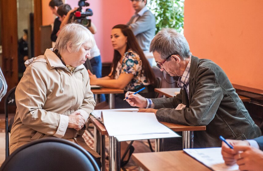 Хазанов и Ширвиндт проголосовали на выборах в Мосгордуму 5 фото