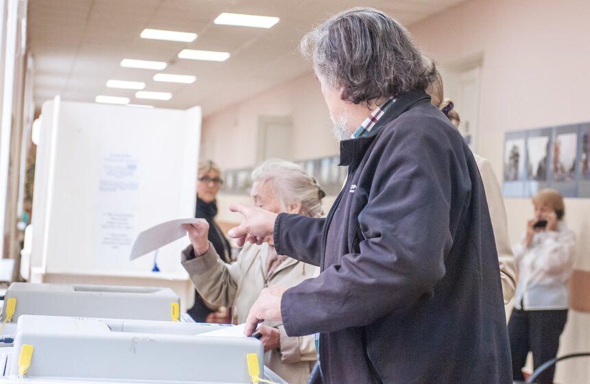 Хазанов и Ширвиндт проголосовали на выборах в Мосгордуму 19 фото