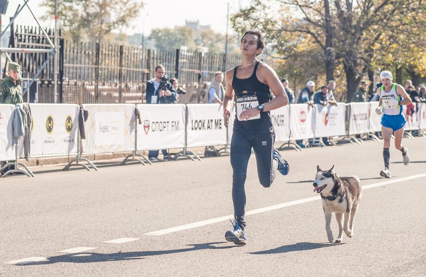 В столице прошел легкоатлетический Московский марафон 16 фото