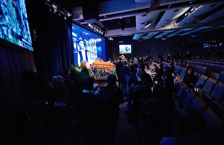 В Москве простились с фотокорреспондентом Андреем Стениным 10 фото