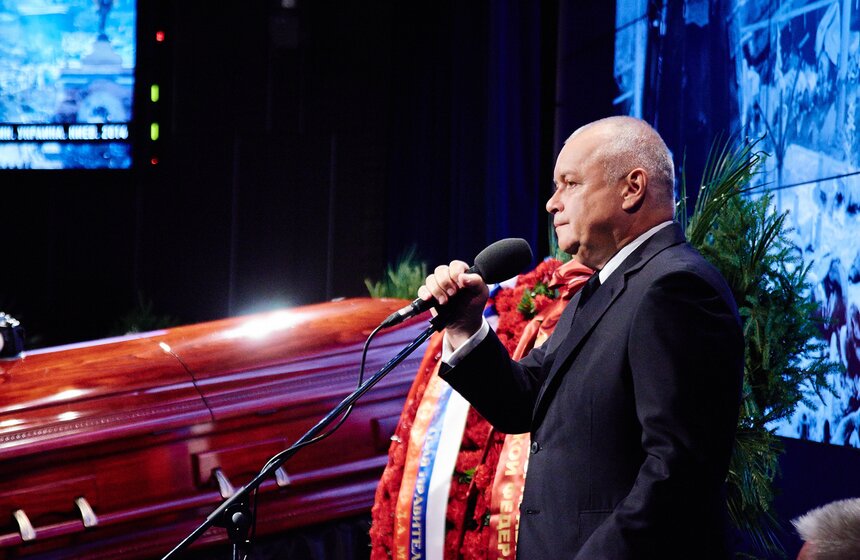 В Москве простились с фотокорреспондентом Андреем Стениным 11 фото