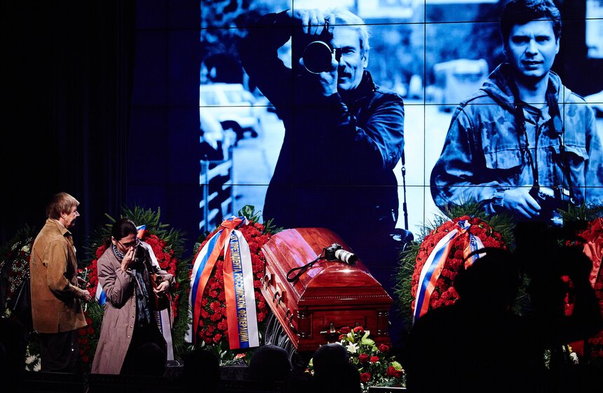 В Москве простились с фотокорреспондентом Андреем Стениным 13 фото