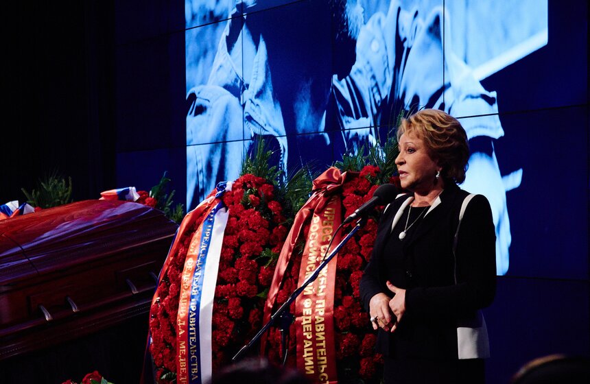 В Москве простились с фотокорреспондентом Андреем Стениным 15 фото