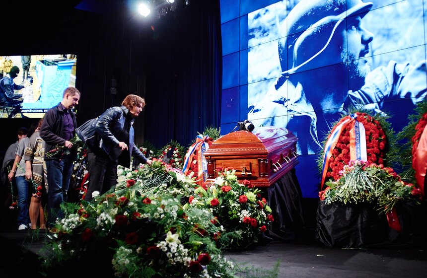 В Москве простились с фотокорреспондентом Андреем Стениным 22 фото