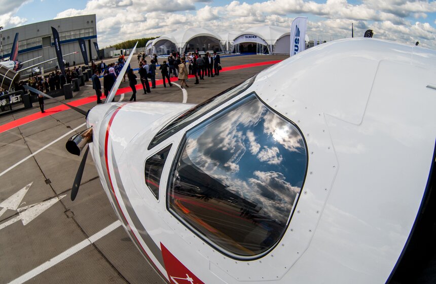 Открылась Международная выставка деловой авиации Jet Expo-2014 14 фото