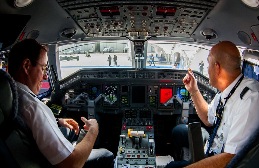 Открылась Международная выставка деловой авиации Jet Expo-2014 20 фото