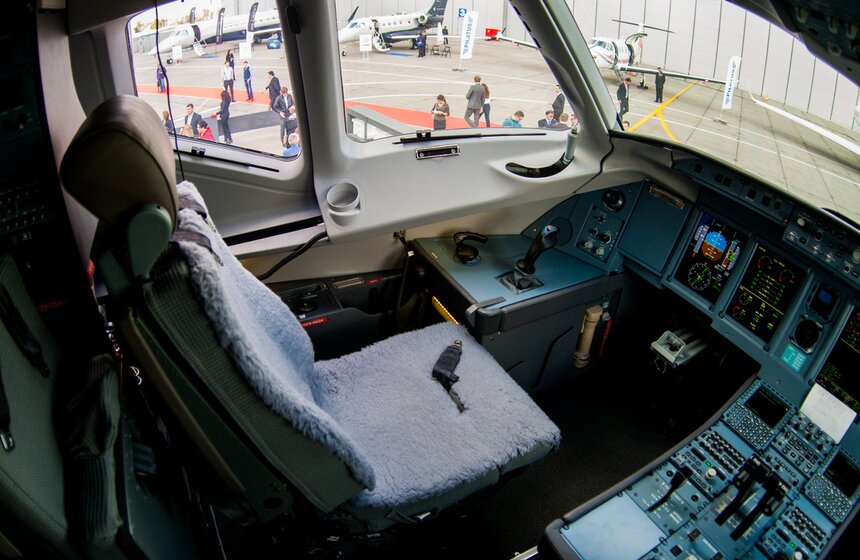 Открылась Международная выставка деловой авиации Jet Expo-2014 9 фото