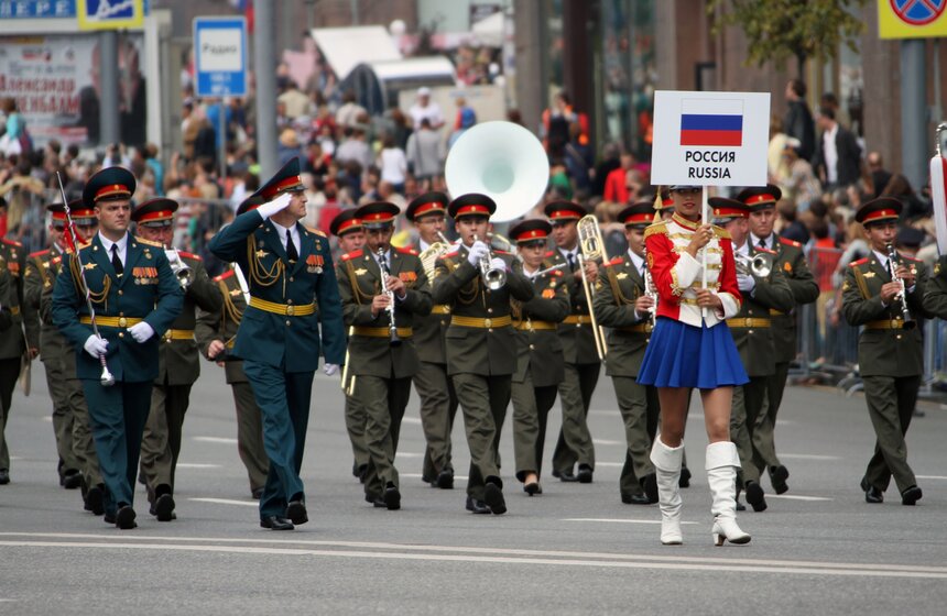 На Тверской состоялось шествие военных оркестров разных стран 1 фото