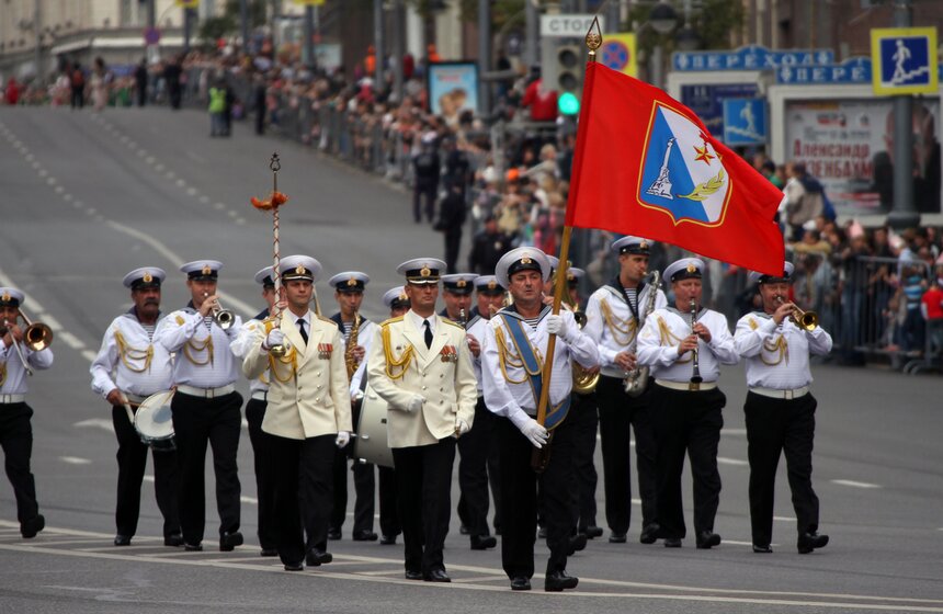 На Тверской состоялось шествие военных оркестров разных стран 11 фото