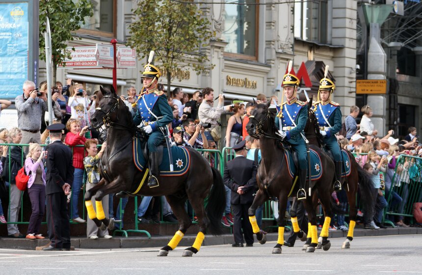 На Тверской состоялось шествие военных оркестров разных стран 5 фото