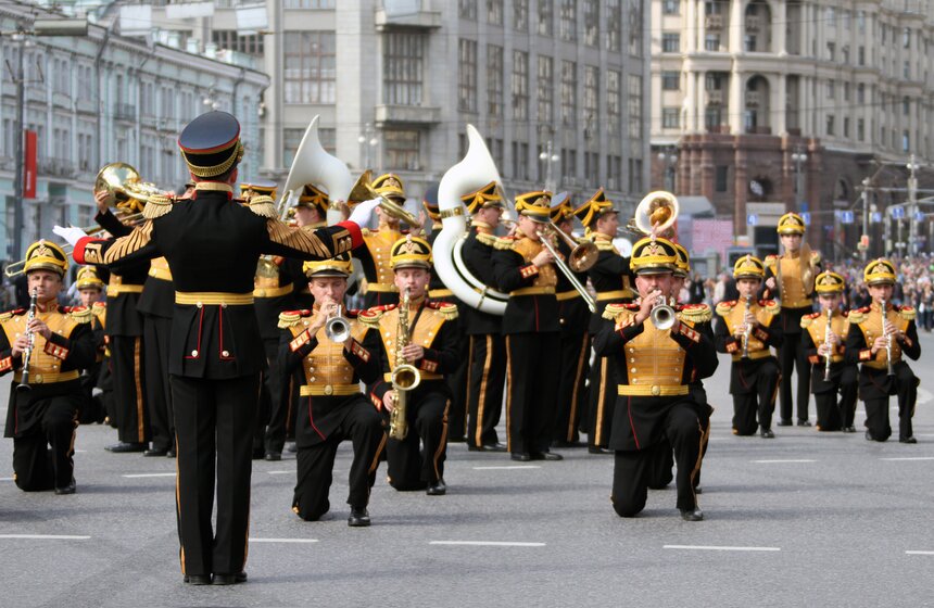 На Тверской состоялось шествие военных оркестров разных стран 6 фото
