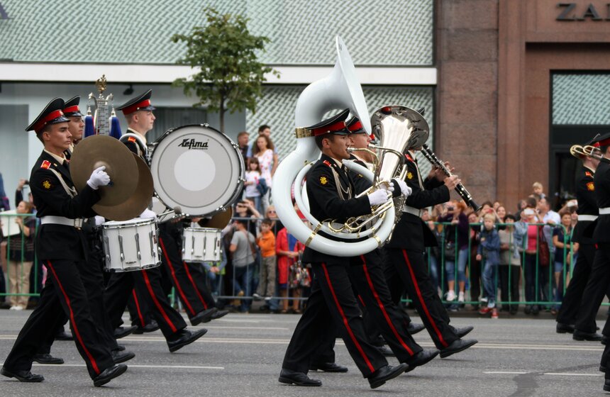 На Тверской состоялось шествие военных оркестров разных стран 7 фото