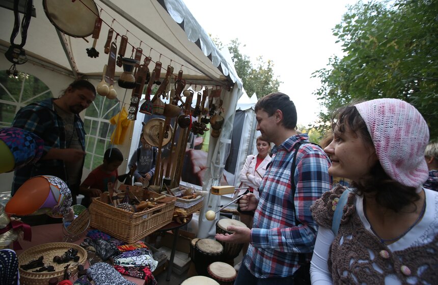 На фестивале BOOKMARKET устроили встречи с писателями 4 фото