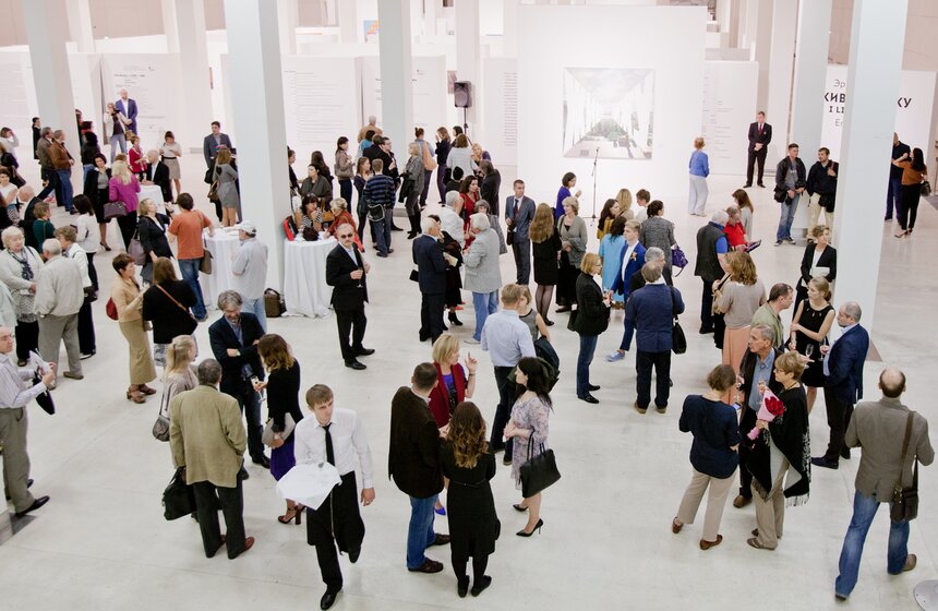 В "Манеже" открылась выставка "Эрик Булатов. Живу-Вижу" 12 фото