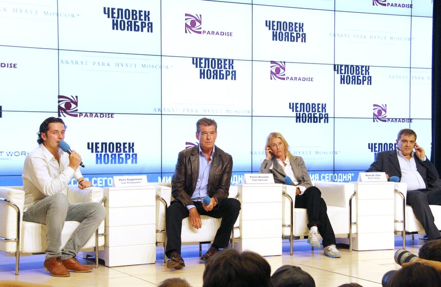 Пирс Броснан представил в Москве фильм "Человек ноября" 1 фото