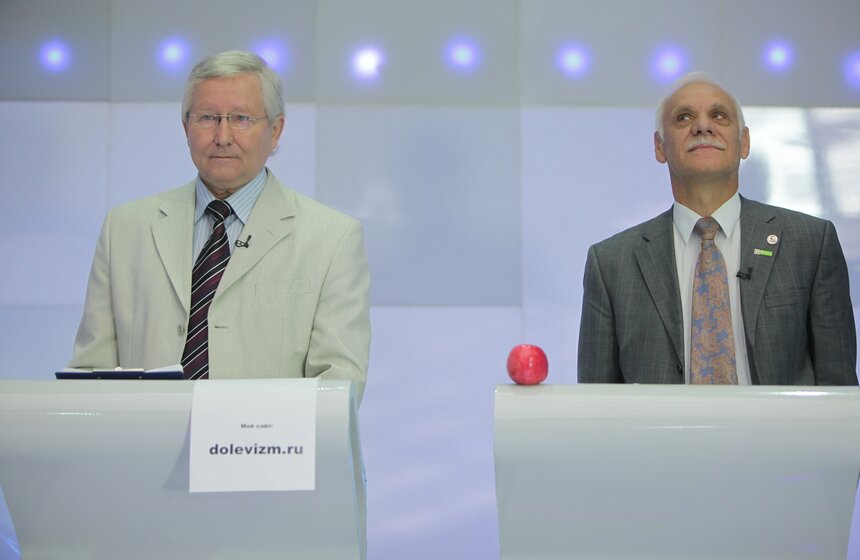 Кандидаты в депутаты Мосгордумы от 7 округа Владимир Хомяков ("Справедливая Россия") и Владимир Самошин ("Яблоко")