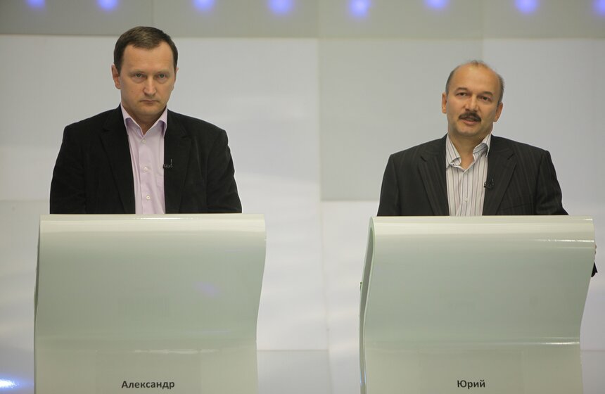 Кандидаты в депутаты Мосгордумы от 42 округа Александр Чуев ("Справедливая Россия") и Юрий Новиков (КПРФ)