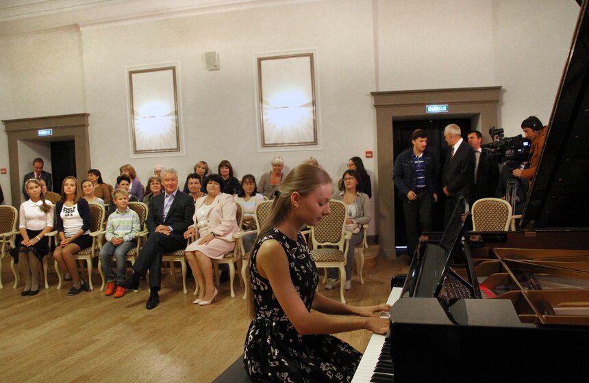 Мэр посетил реконструированную школу искусств имени Стравинского 13 фото