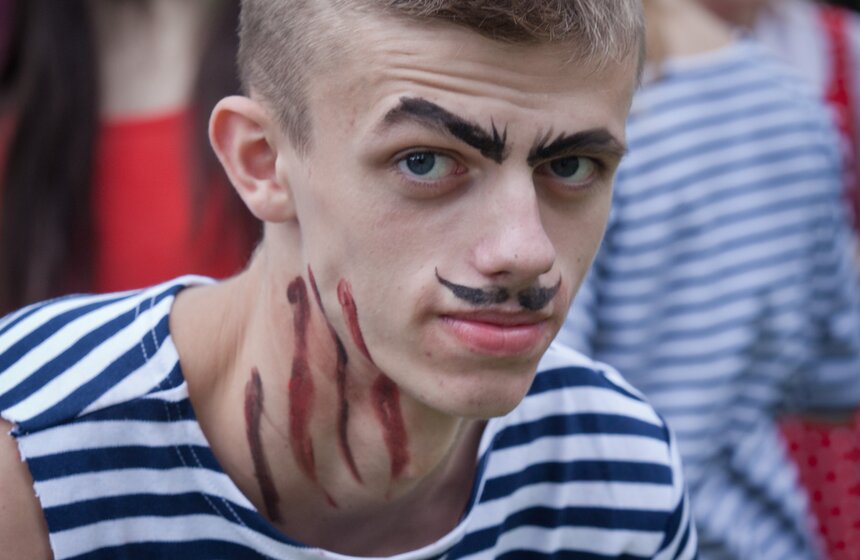 В саду имени Баумана состоялось шоу  "Цветной карнавал" 12 фото