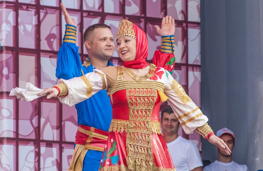 Артисты Росгорцирка представили программу "Подарок Москве" 3 фото