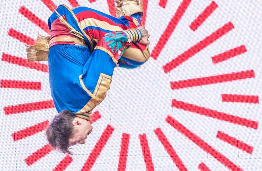 Артисты Росгорцирка представили программу "Подарок Москве" 7 фото