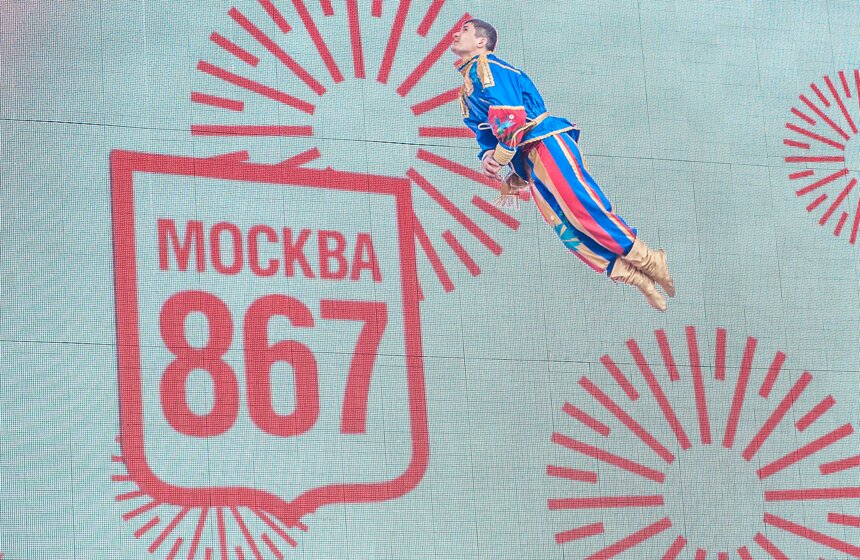 Артисты Росгорцирка представили программу "Подарок Москве" 6 фото