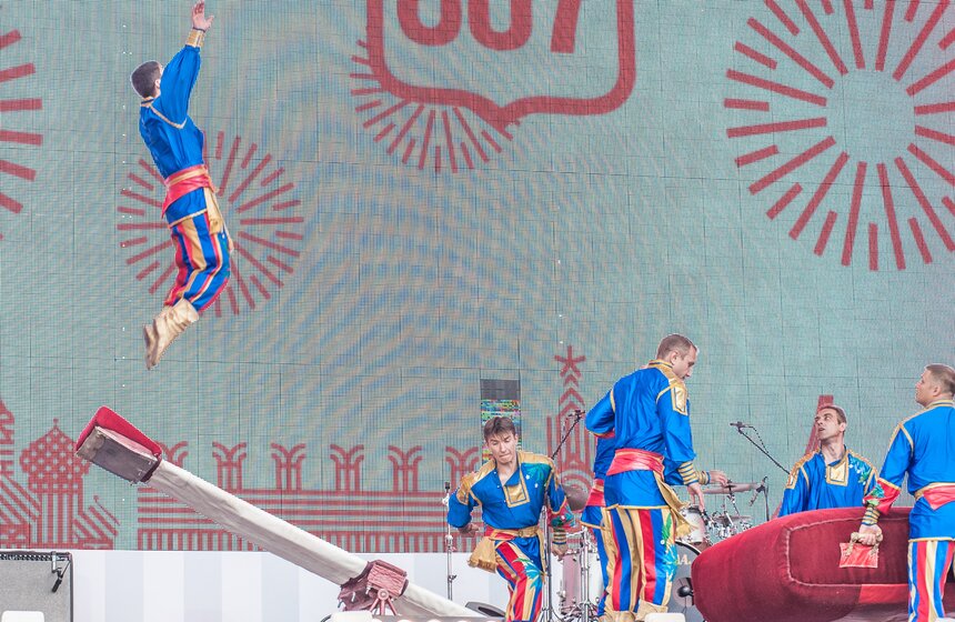 Артисты Росгорцирка представили программу "Подарок Москве" 5 фото