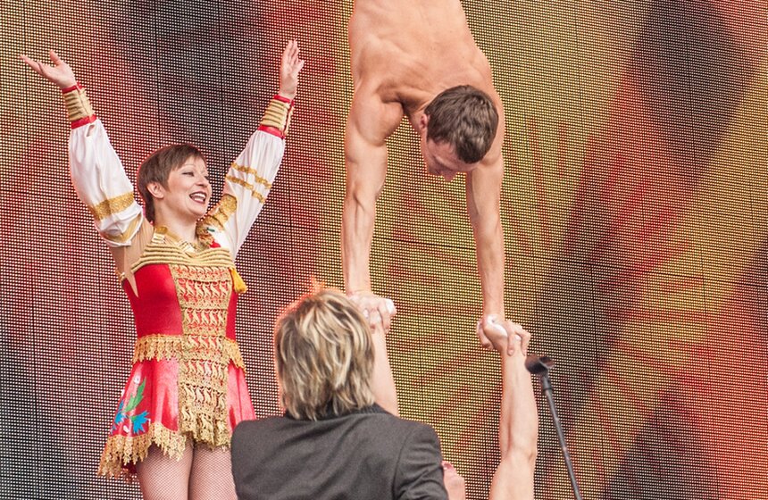 Артисты Росгорцирка представили программу "Подарок Москве" 13 фото