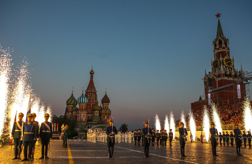 В Москве завершился фестиваль "Спасская башня" 7 фото