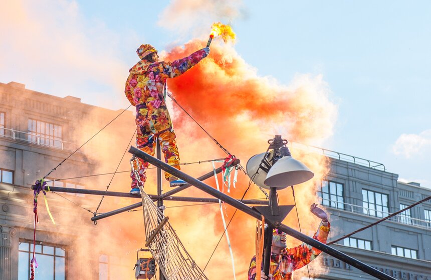 В центре Москвы прошел карнавал "Яркие люди" 4 фото