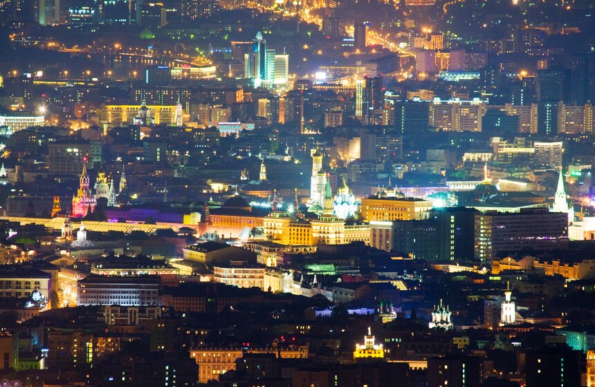 Вечером 6 сентября над Москвой прогремел праздничный салют 17 фото