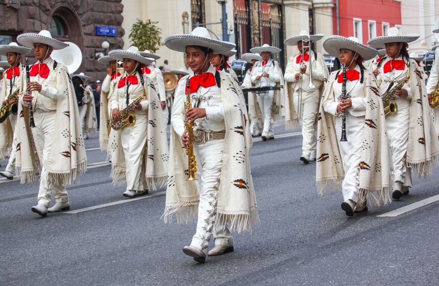 На Тверской состоялось шествие военных оркестров разных стран 32 фото