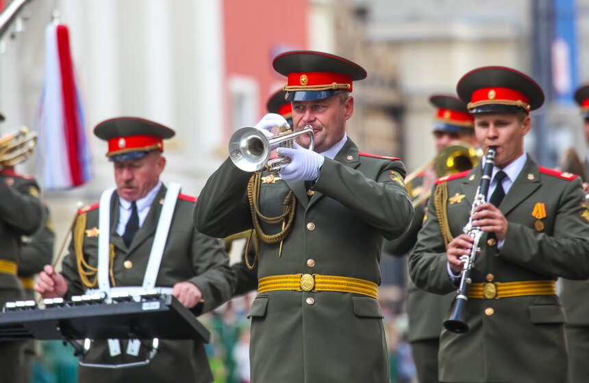 На Тверской состоялось шествие военных оркестров разных стран 33 фото