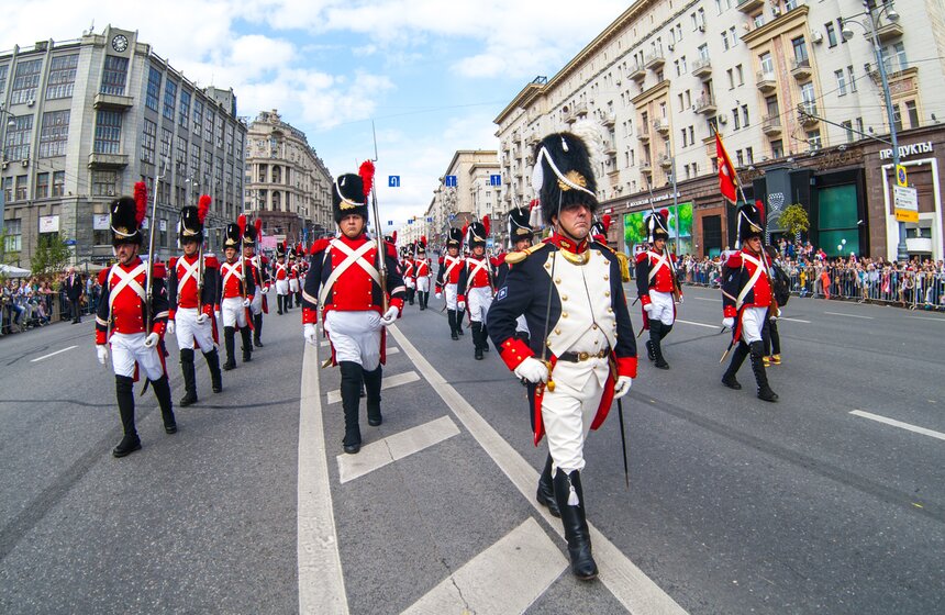 На Тверской состоялось шествие военных оркестров разных стран 22 фото